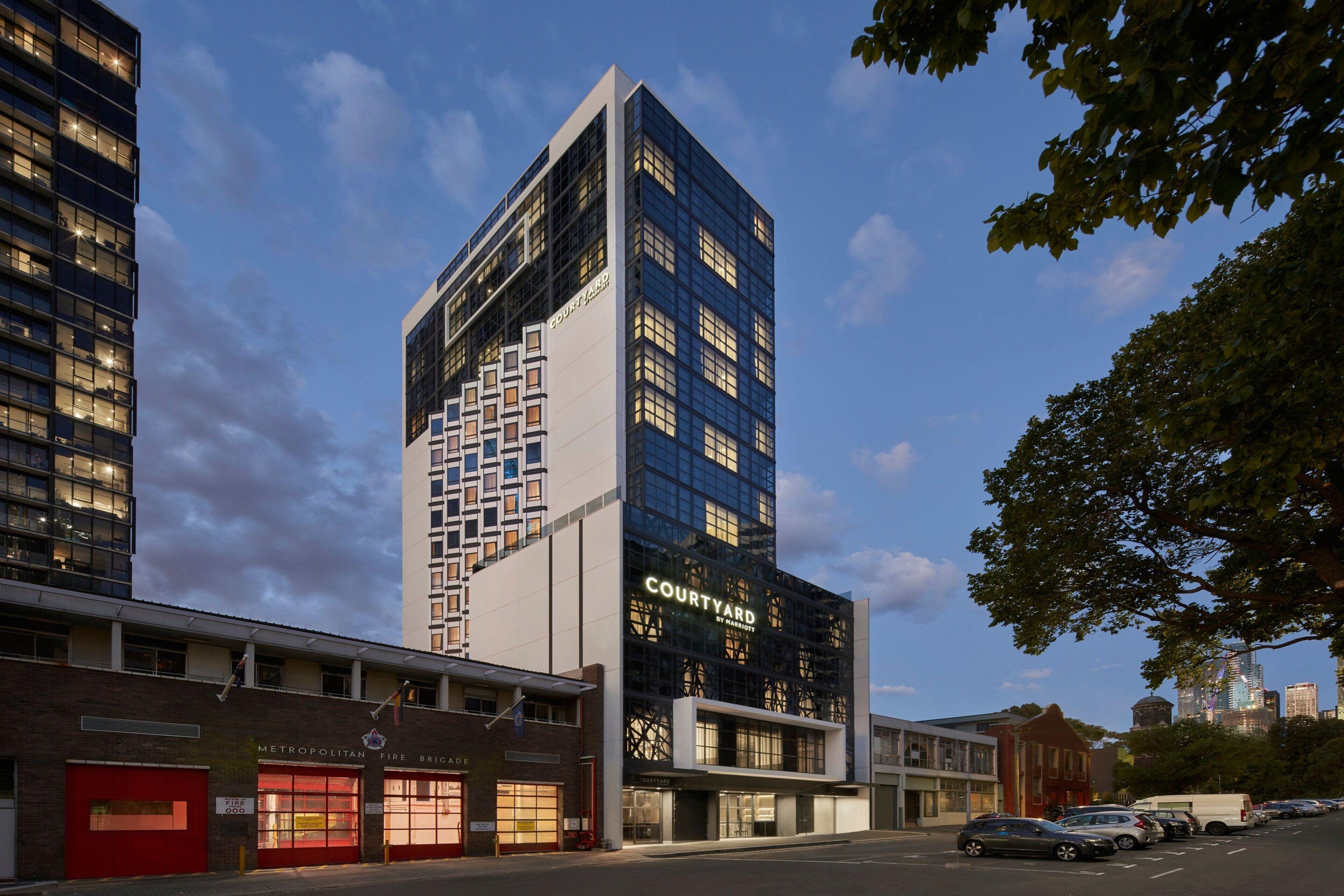 Courtyard By Marriott Melbourne Flagstaff Gardens — Photos 2